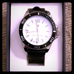 Tommy hilfiger casual black watch for men